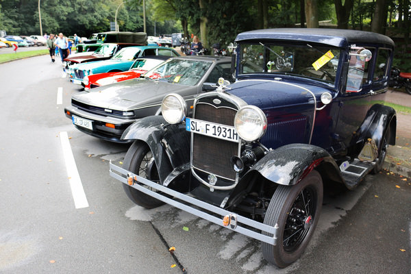 Alt neben weniger alt, Amerikaner neben Japaner - Hamburger Stadtpark-Revival 2016