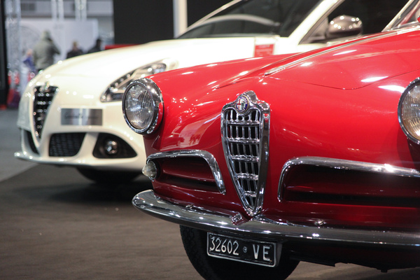 Bild: Alt und neu bei Alfa Romeo - Giuletta Sprint trifft auf Giulietta der Neuzeit - Auto e Moto d'Epoca 2014