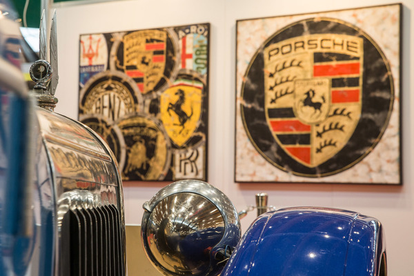 Alt und sehr alt - Retro Classics Stuttgart 2020