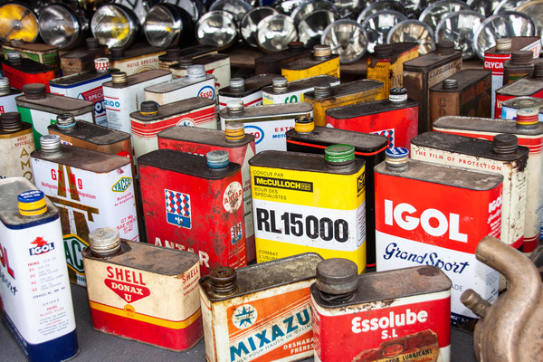 Bild: Alte Öldosen – Welche Spezifikation und Marke darf's denn sein? – Beaulieu International Autojumble 2021