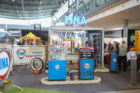 Alte Tankstelle ohne Auto - Retro Classics Stuttgart 2023