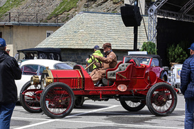 Alter schützt vor Hubraum nicht: 1907er Itala Grand Prix auf dem Stelvio. Den 118 Jahre alten Zweisitzer befeuert ein 14,8-Liter-Vierzylinder.