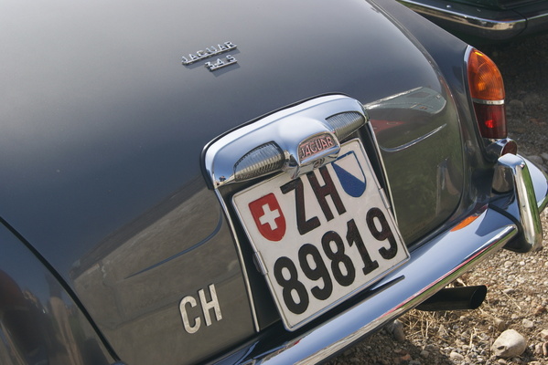 Altes Kontrollschild am Jaguar S-Type – Albisgütli Classic Cars & Bikes Oktober 2023