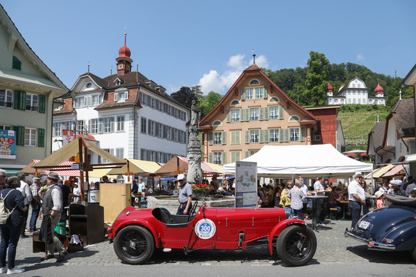 Image: Alvis Firefly Special (1933) - on the village square against a magnificent backdrop - Oldtimer in Obwalden (O-iO) 2023