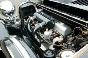 Alvis Speed 25 SC Saloon (1939) - Blick auf den Reihen-Sechszylinder