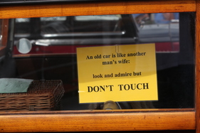 Alvis TA 14 (1946) - deutlicher Hinweis an die Betrachter - am British Car Meeting 2013 in Mollis (1946)