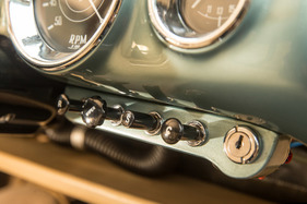 Alvis TC 108G Graber Special (1957) - Schlichte Bedienknöpfe