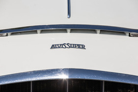 Alvis TC 21/100 Graber Super Cabriolet (1955) – Schriftzug vor der Motorhaube: Was bitte ist ein "Alvi SS Uper"?