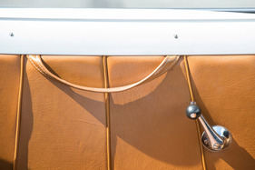 Alvis TC 21/100 Graber Super Cabriolet (1955) – Türverkleidung mit Fensterkurbel und Schlaufe statt Haltegrif