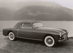 Alvis TC 21/100 Graber Super Cabriolet (1955) - als geschlossenes Cabriolet am See