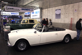Alvis TE 21 Graber Super Cabriolet (1964) - auf dem Stand von Christoph Grohe, im Hintergrund ein Bentley Mk VI Saloon von 1949 - am OTM Fribourg 2013