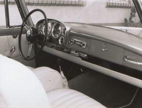 Alvis Three Litre Graber (1959) - Bequemes Cockpit