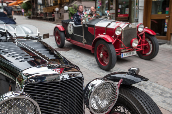 Alvis und Lancia Lambda am Start - Saalbach Classic 2015