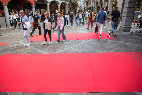 Am Ende aber blieben nur die Teppiche liegen.