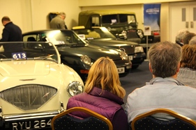 Am Freitag und Samstag werden die Auktionsobjekte ausgestellt bevor sie am Sonntag versteigert werden - an der Race Retro 2014