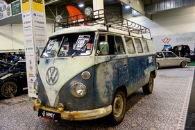 Am Stand von Sydney Hoffmann an der Essen Motor Show 2019: Volkswagen Bulli T1.