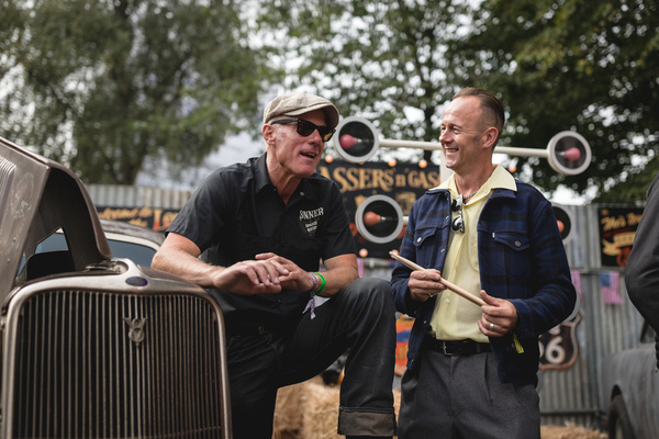 Am V8 lässt sich trefflich diskutieren - Goodwood Revival 2018