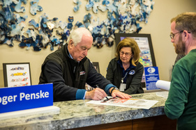 Amelia Island Concours d'Elegance 2020 - Auch Autogramme wurden verteilt.