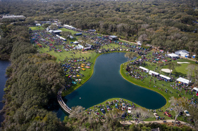 Amelia Island Concours d'Elegance 2020 - Betrachtet man das Veranstaltungsgelände von oben, merkt man erstmals, wie gross es eigentlich ist.