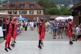 American Football als Show-Trainings-Einlage - Mustang & Shelby Meeting 2017 in Zug American Football als Show-Trainings-Einlage - Mustang & Shelby Meeting 2017 in Zug