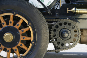 American LaFrance (1915) - die Kettenräder können zur Anpassung der Übersetzung gewechselt werden