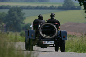 American LaFrance (1915) - im Schadenfall müsste der Reifen zuerst aufgezogen werden