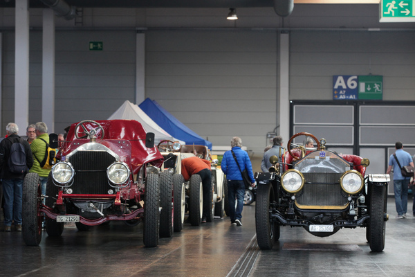 American LaFrance - gleich ein Dutzend Fahrzeuge wartet auf die Demorunden - Motorworld Classics Bodensee 2019