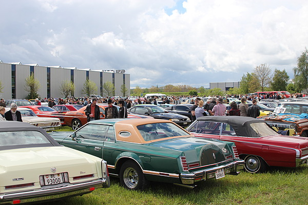 American Live 2012 - Impressionen - viele Autos, viele Leute