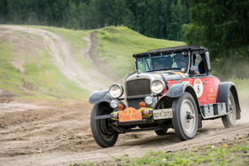American Nash (1927) - Tag 17 - Tyumen - Ekaterinberg - Rallye Peking-Paris 2016