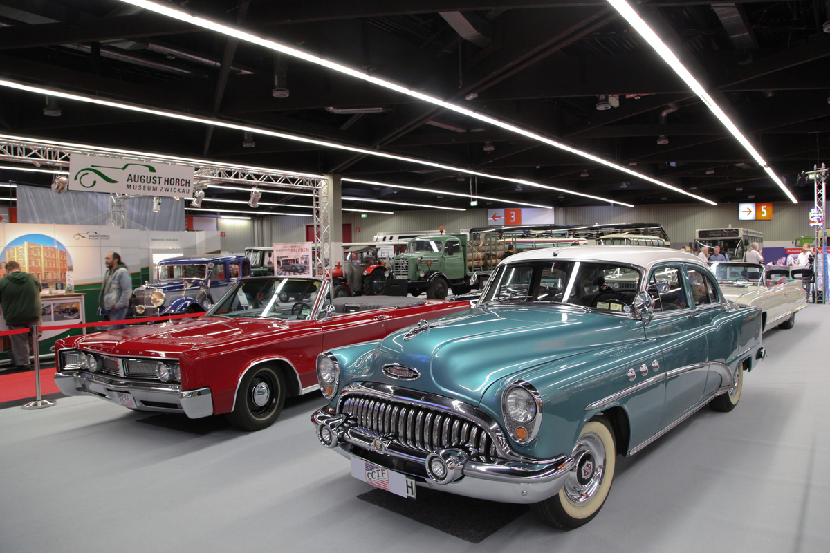 American classics in beautiful colors at the CCTF stand - Retro Classics Bavaria 2016