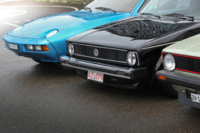 Amerikanische Stossstangen für den Breit-Golf von Nordstadt - links und rechts die Teilespender