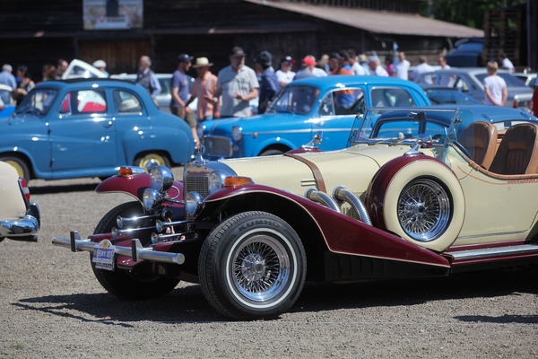 Bild: Amerikanischer Glamour von Excalibur und europäische Brot-und-Butter-Autos von Austin und Fiat - Oldtimer Sunday Morning am 2. Juni 2019