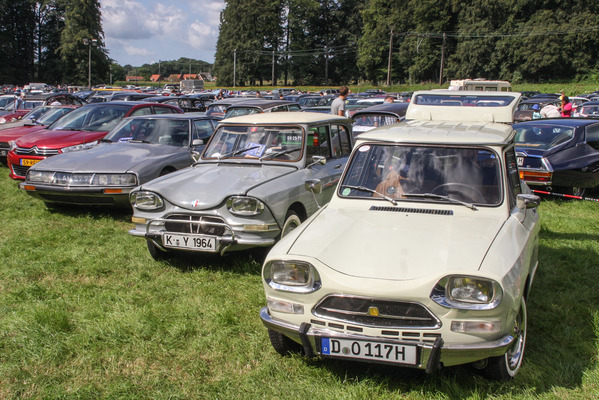 Bild Ami6 und SM friedlich beeinander - Eindrücke vom Citroën Welttreffen 2016