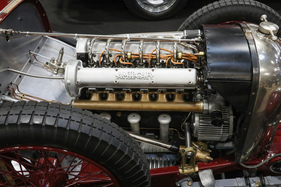 Amilcar C6 Supercharged Grand Sport (1927) – Blick auf den schönen Reihensechszylinder – Rétromobile Paris 2025