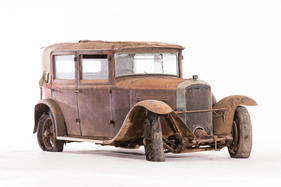Amilcar C8 Berline (1930) - Scheunenfund des Jahrhunderts - Baillon-Sammlung - als Lot 25 an der Artcurial-Versteigerung an der Rétromobile am 6. Februar 2015