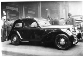 Amilcar Compound (1937) - der Kleinwagen bei der Präsentation am Salon d'Automobile 1937 Amilcar Compound (1937) - der Kleinwagen bei der Präsentation am Salon d'Automobile 1937