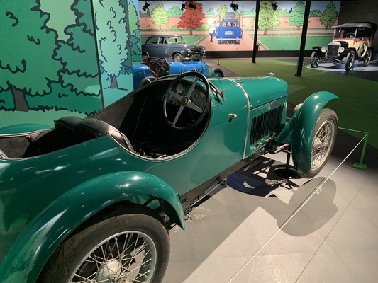 Amilcar – Tim im Lande der Sowjets – Tim und Struppi-Ausstellung – Musée National de l'Automobile Mulhouse
