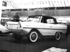 Amphicar (1964) - Amphibienfahrzeug, das sowohl für die Strasse wie auch für Gewässer bestimmt ist - Genfer Automobilsalon 1964