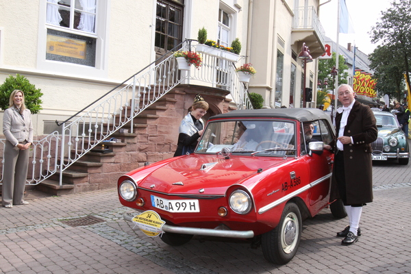 Amphicar 770 (1964) - auf dem Trockenen - an der ADAC Deutschland Klassik 2014