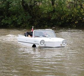 Amphicar 770 Cabriolet (1962) - als Lot 349 angeboten von Bonhams bei der Versteigerung im RAF Museum in Hendon 2015
