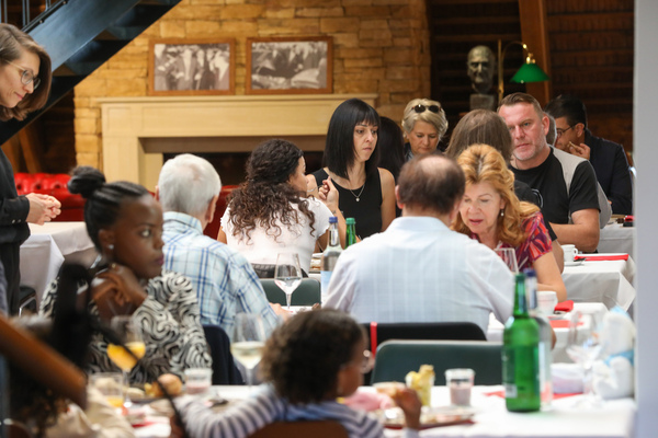 An den Brunch-Tischen gab es sicher viel Gsprächsstoff - Grosser Oldtimer/Youngtimer Saisonausklangs-Brunch Emil Frey/Zwischengas 1. Oktober 2023