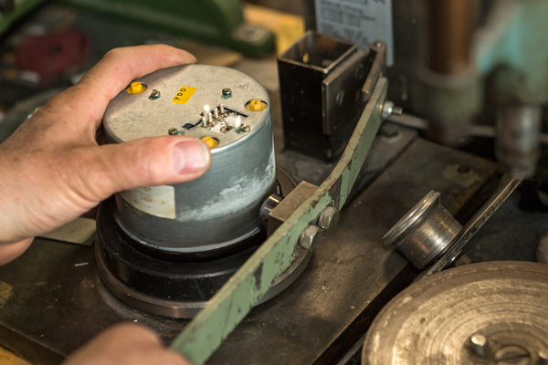 Anbringen des Tachoringes – Tachoüberholung