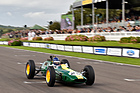 Andy Middlehurst gewann die Glover Trophy mit seinem Lotus-Climax 25 (1962) - Glover Trophy - Goodwood Revival 2015