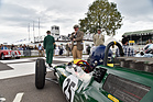 Andy Middlehurst im Lotus-Climax 25 (1962) am Start - Glover Trophy - Goodwood Revival 2015
