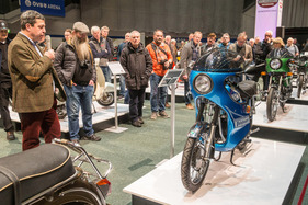 Bild Andy Schwietzer führte durch die Moped-Sonderschau – Bremen Classic Motorshow 2024
