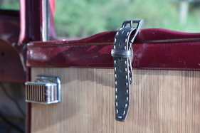 Anvils Service Car (1927) - Neue Lederriemen für die Arretierung der Fenster