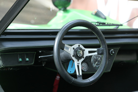 Apal Buggy C (1975) - Lenkrad aus dem Sportzubehör, Knöpfe aus dem Käfer