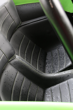 Apal Buggy C (1975) - die Sitze hinten sind dem Regen ausgesetzt