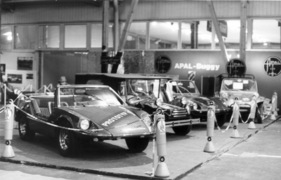 Apal-Buggy Corsa (1973) - zu reden gab hauptsächlich der neue Typ Corsa, dahinter sind auch die Modelle Auki, Jet und C zu sehen - am Genfer Automobilsalon von 1973