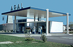Image: Aral filling station through the ages - In the 1960s, many Aral stations were built that are now listed buildings